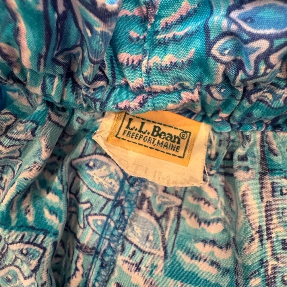 L.L.Bean Printed Elastic Waist Shorts Blue Green Fish Pattern Size Medium